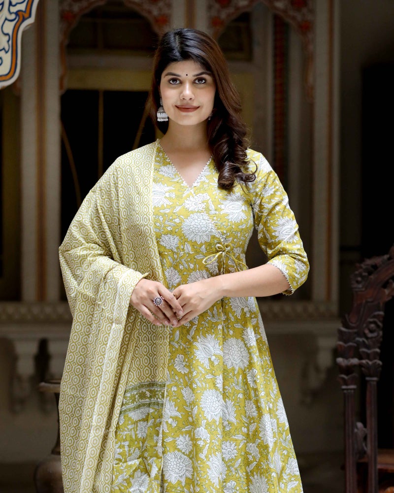 Miravan Floral Print Cotton Anarkali Kurta with Dupatta for Women - Image 5